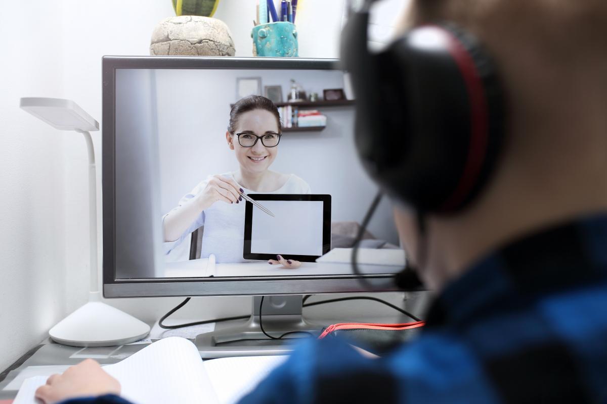 Student remote learning with teacher